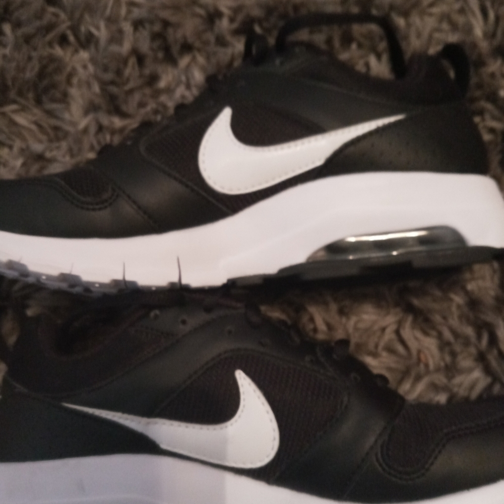 Nike Size 8 - Picture 2 of 5